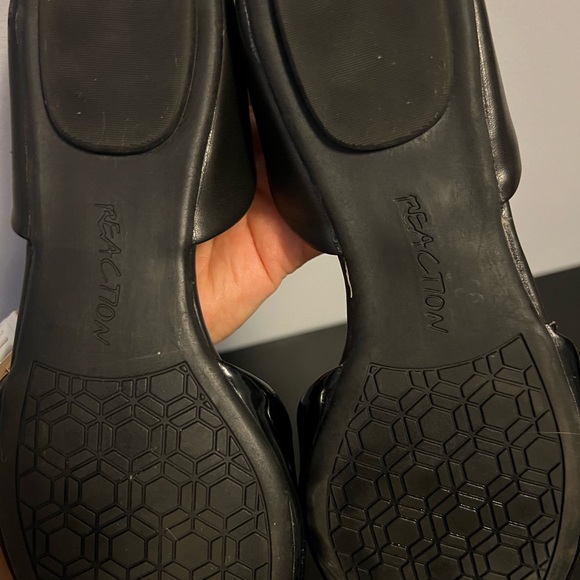 SOLD Black open toe flats - Picture 2 of 3